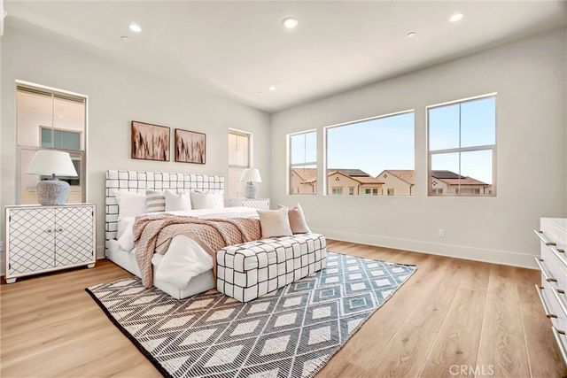 204 Alora, Irvine, CA 92618