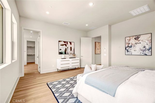 204 Alora, Irvine, CA 92618
