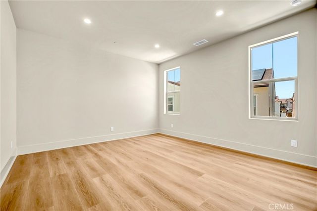204 Alora, Irvine, CA 92618
