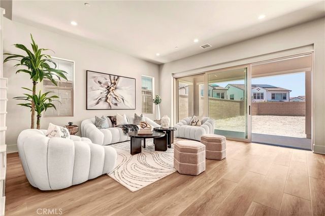 204 Alora, Irvine, CA 92618