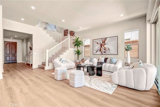204 Alora, Irvine, CA 92618