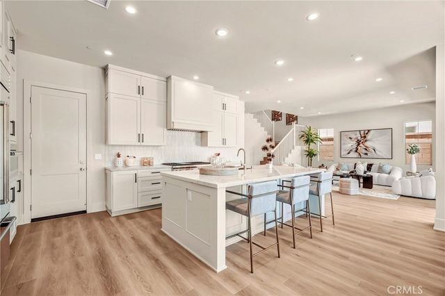 204 Alora, Irvine, CA 92618