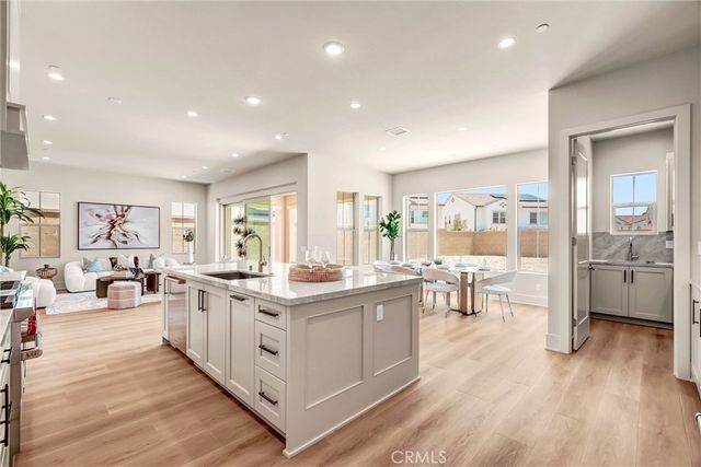 204 Alora, Irvine, CA 92618