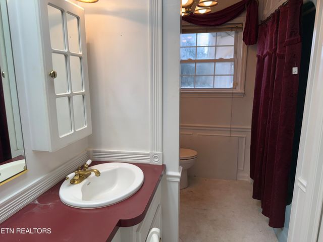 714 Joiner Hollow Rd, Rockwood, TN 37854