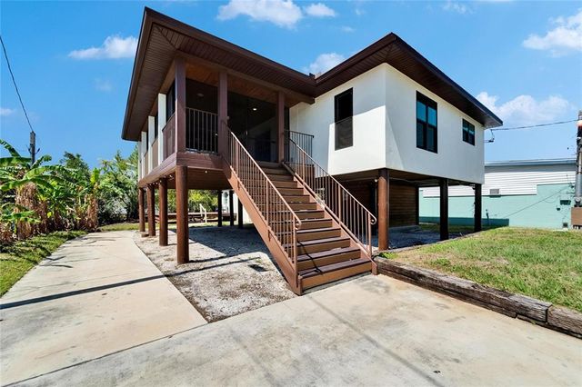 9118 BRUNSWICK LANE, Tampa, FL 33615