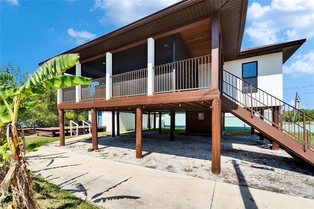 9118 BRUNSWICK LANE, Tampa, FL 33615
