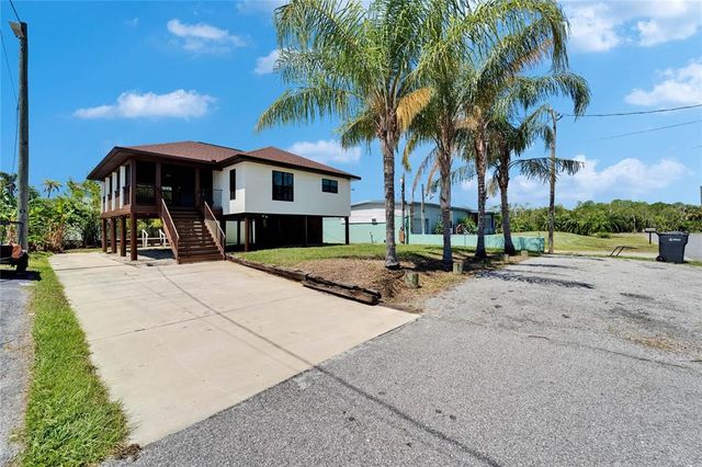 9118 BRUNSWICK LANE, Tampa, FL 33615
