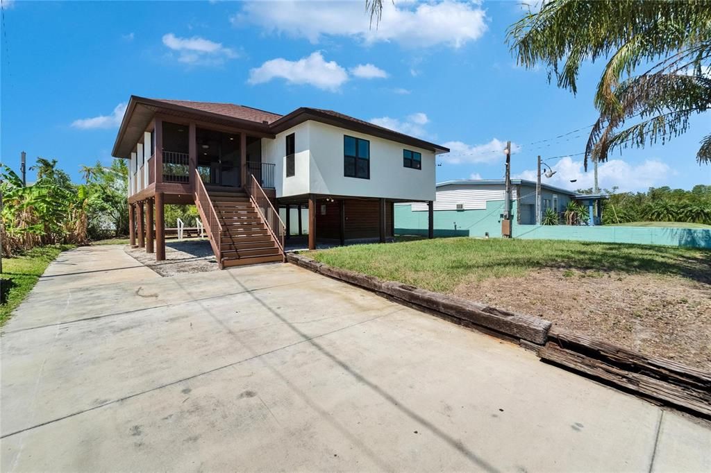 9118 BRUNSWICK LANE, Tampa, FL 33615
