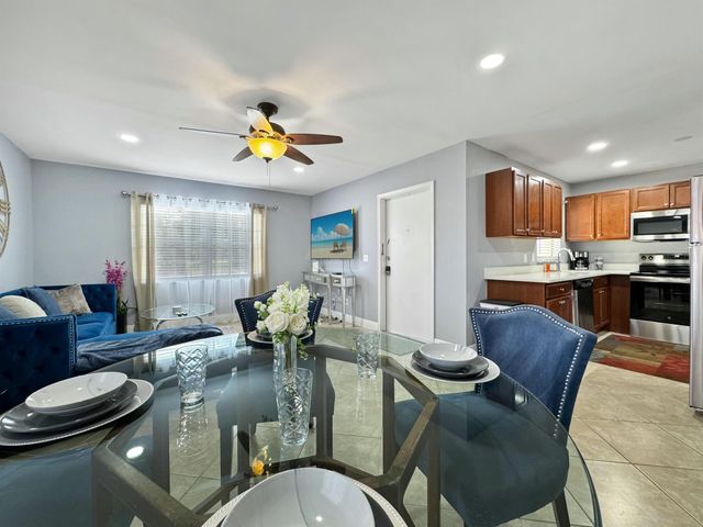 2004 SW Natura Boulevard D, Deerfield Beach, FL 33441