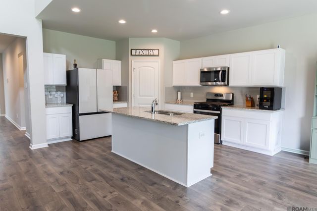 8114 Kelsey Ln, Iowa, LA 70647