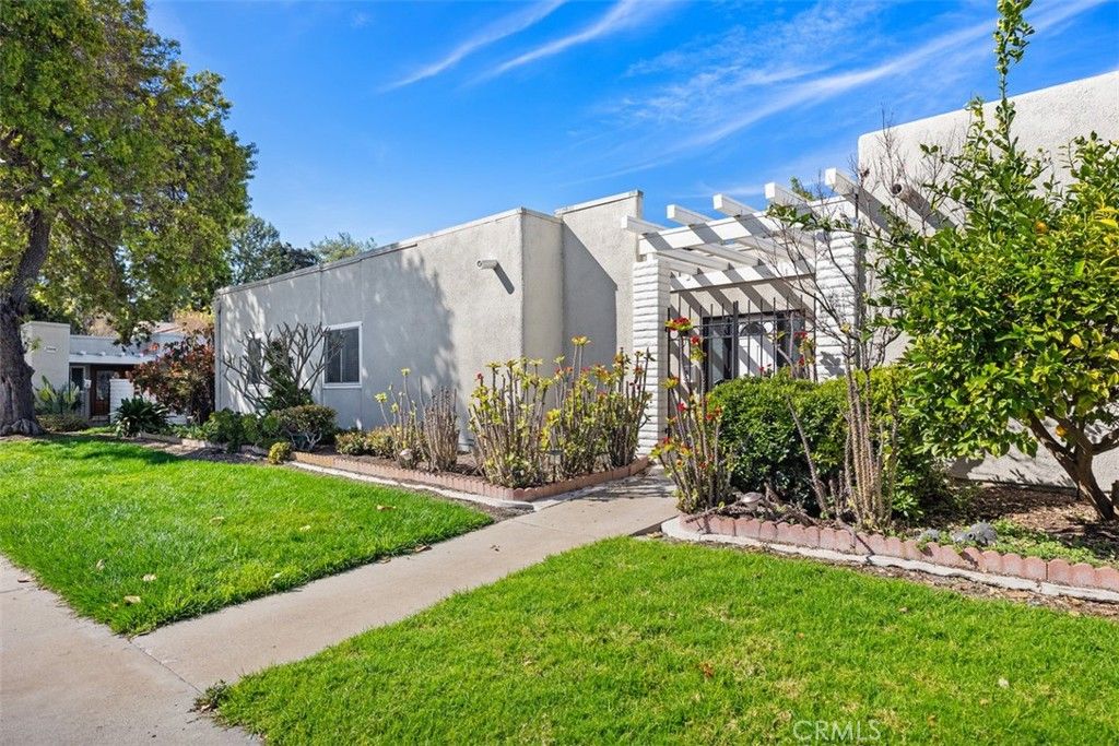 2005 Via Mariposa W B, Laguna Woods, CA 92637