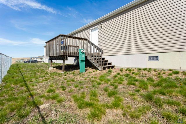 1013 BENNINGTON DR, Box Elder, SD 57719