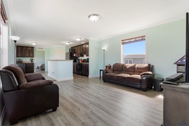 1013 BENNINGTON DR, Box Elder, SD 57719