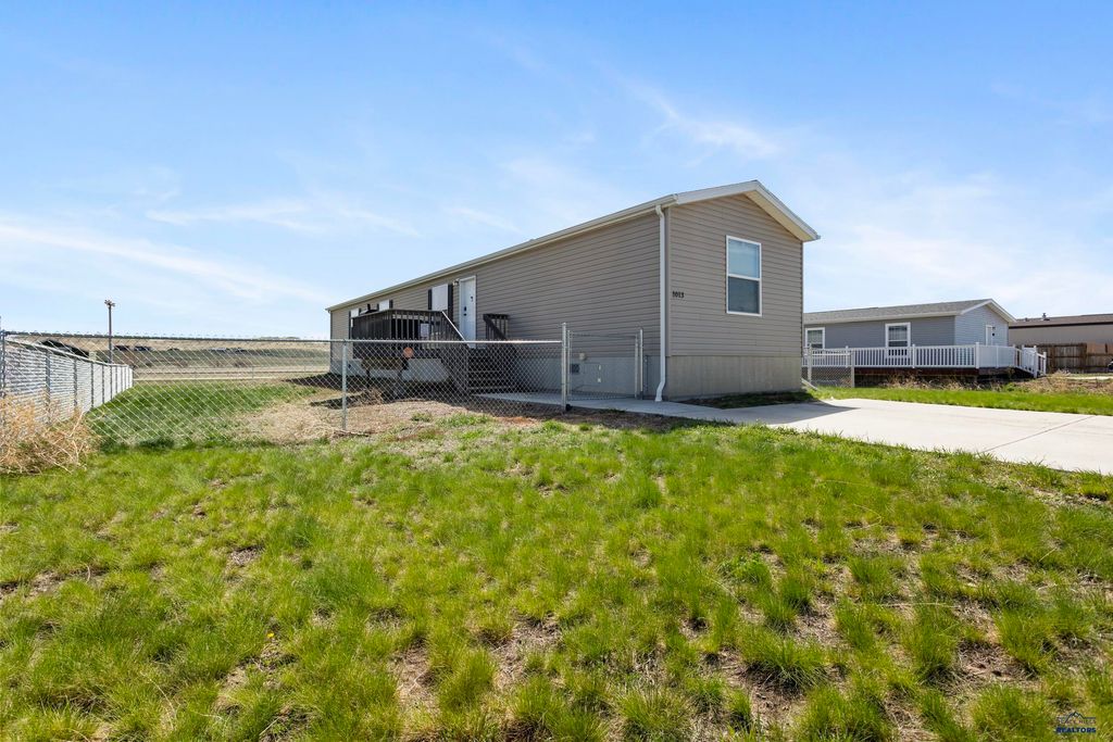 1013 BENNINGTON DR, Box Elder, SD 57719