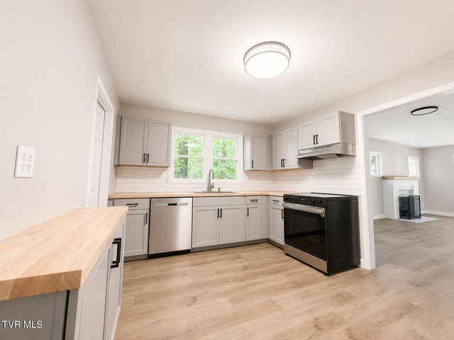 311 Randolph Street, Bristol, VA 24201