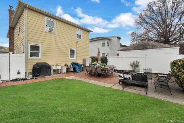 35 Gibson Boulevard, Valley Stream, NY 11581