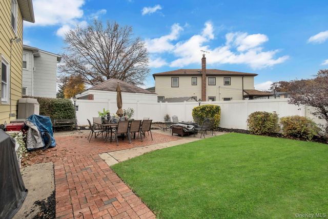 35 Gibson Boulevard, Valley Stream, NY 11581