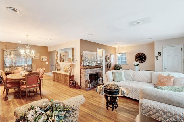 35 Gibson Boulevard, Valley Stream, NY 11581