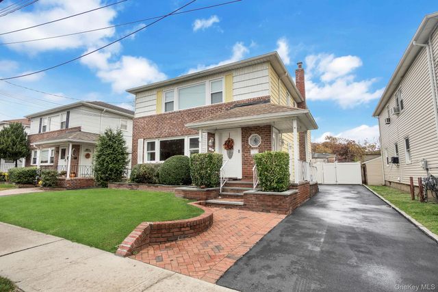 35 Gibson Boulevard, Valley Stream, NY 11581