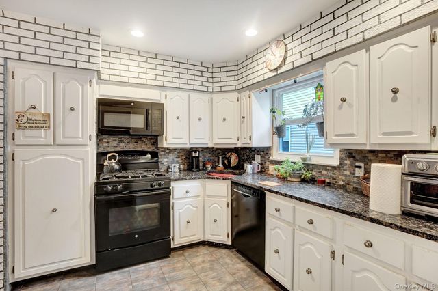 35 Gibson Boulevard, Valley Stream, NY 11581