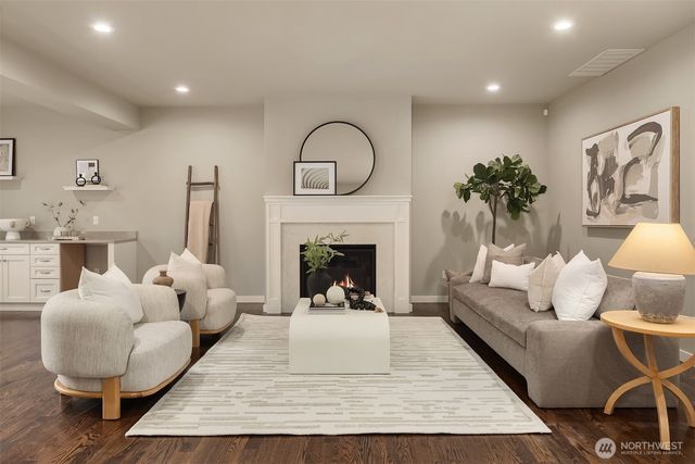 8202 196th Avenue NE, Redmond, WA 98053