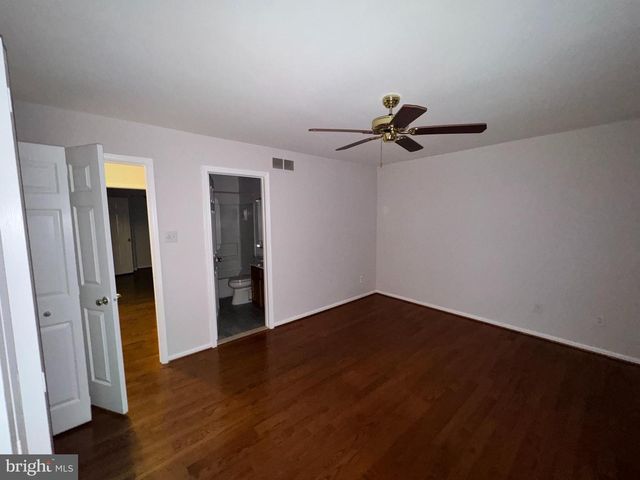 32 EATON CT, Newtown, PA 18940