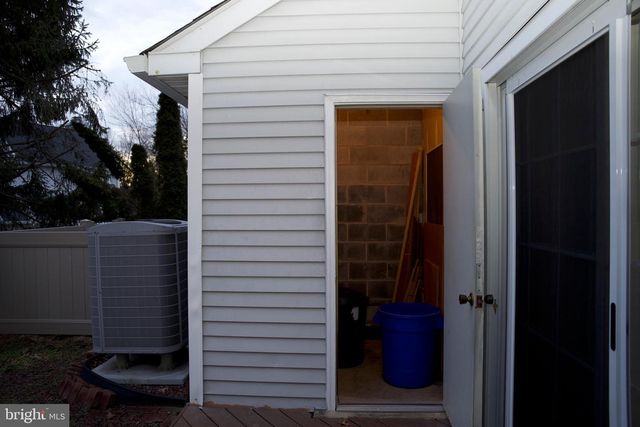 32 EATON CT, Newtown, PA 18940