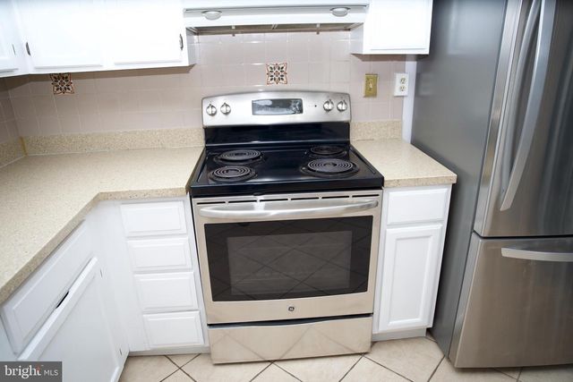 32 EATON CT, Newtown, PA 18940