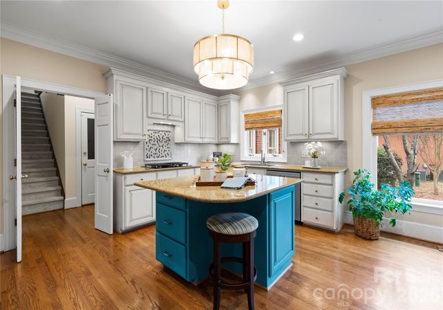 4026 Sharon View Road, Charlotte, NC 28226