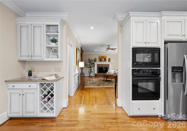 4026 Sharon View Road, Charlotte, NC 28226