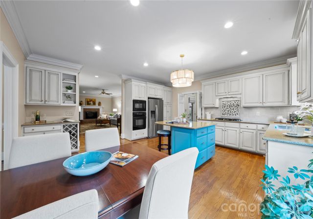 4026 Sharon View Road, Charlotte, NC 28226