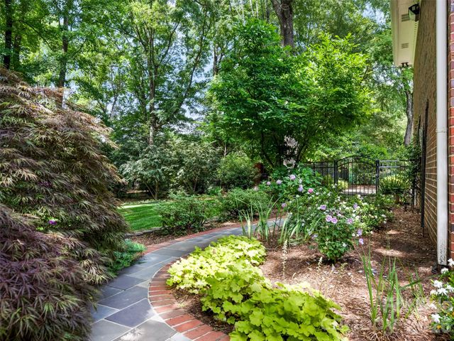 4026 Sharon View Road, Charlotte, NC 28226