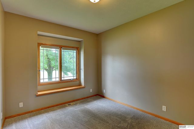 21308 Lincoln Boulevard, Gretna, NE 68028