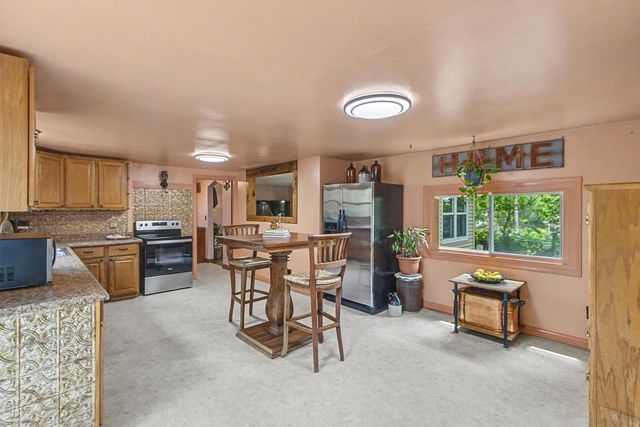 10328 W State Road 81, Beloit, WI 53511