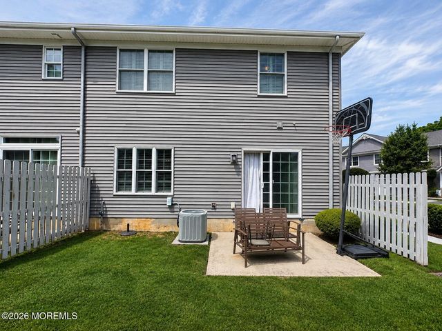 9 Victorian Court, West Long Branch, NJ 07764