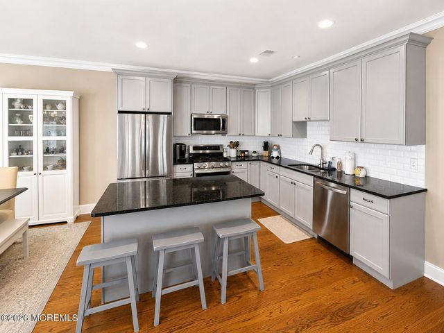 9 Victorian Court, West Long Branch, NJ 07764