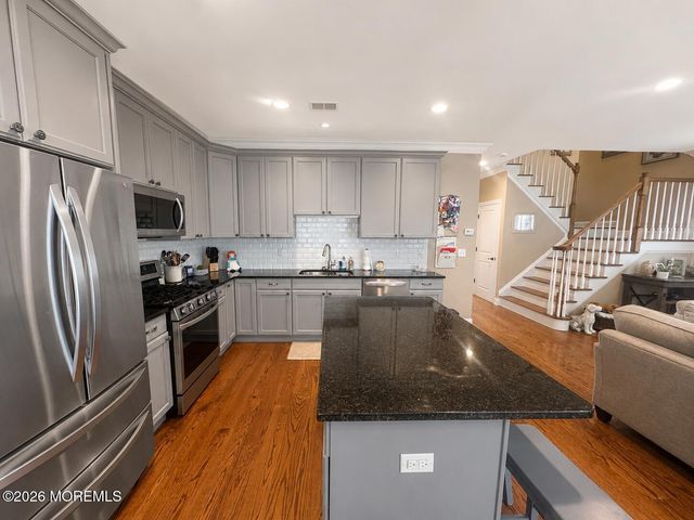 9 Victorian Court, West Long Branch, NJ 07764