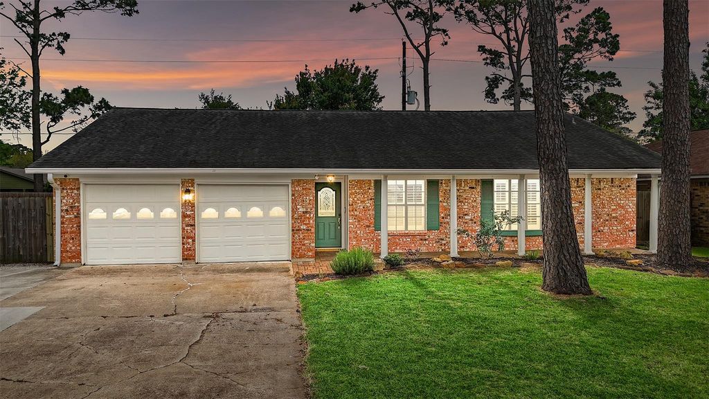 10014 Sweet Gum Lane, Baytown, TX 77521