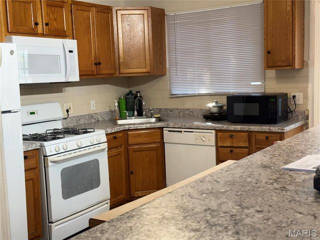 10539 Monarch Drive, St Louis, MO 63136