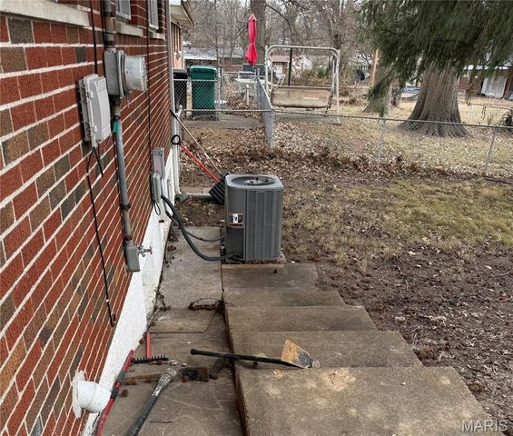 10539 Monarch Drive, St Louis, MO 63136