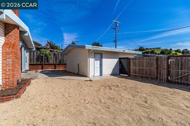 2512 Ardmore Dr, San Pablo, CA 94806