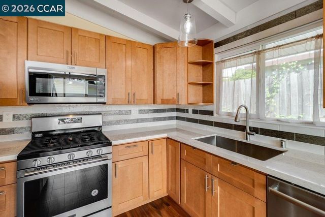 2512 Ardmore Dr, San Pablo, CA 94806