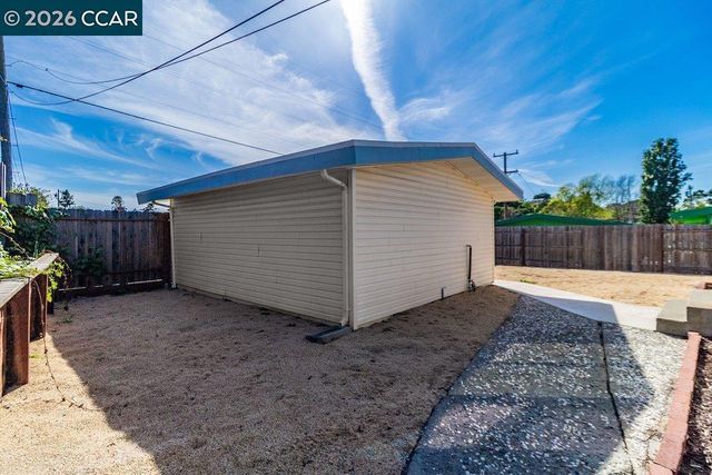 2512 Ardmore Dr, San Pablo, CA 94806