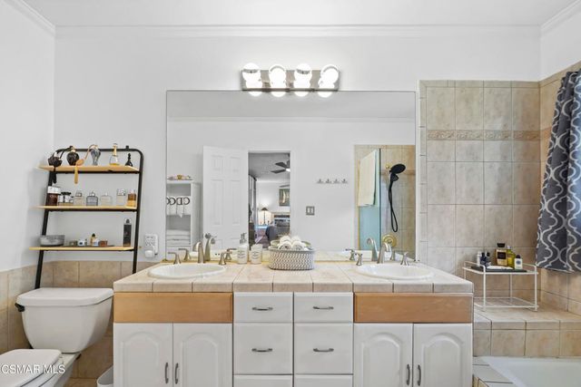 4771 Excelente Drive, Woodland Hills, CA 91364