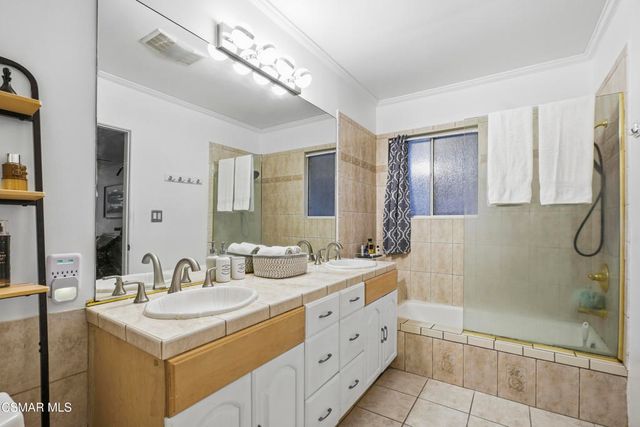 4771 Excelente Drive, Woodland Hills, CA 91364