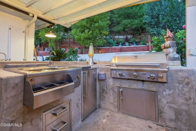 4771 Excelente Drive, Woodland Hills, CA 91364