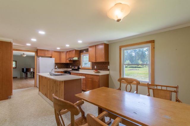 3041 Cross Road, Jay, VT 05859