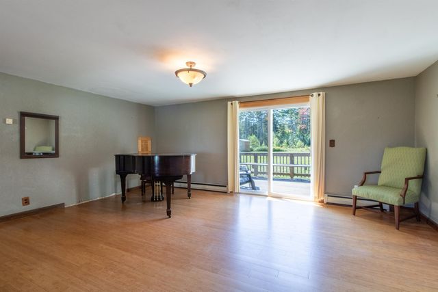 3041 Cross Road, Jay, VT 05859