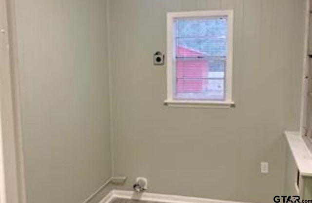 901 Cliff St, Quitman, TX 75783