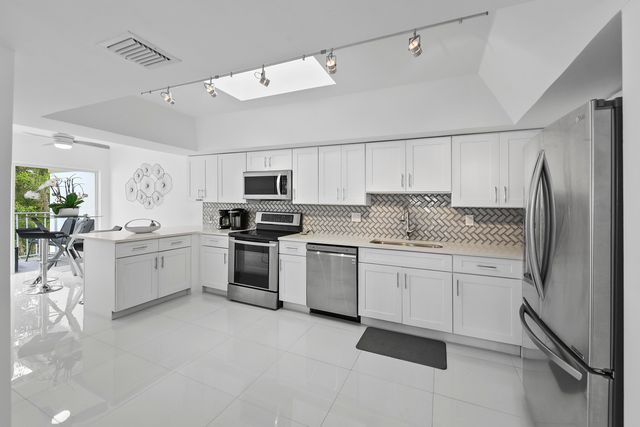 7369 Orangewood Lane 303, Boca Raton, FL 33433